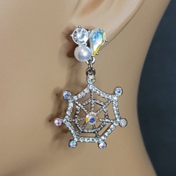 BETSEY JOHNSON Halloween Mismatched Crystal-Studded Spider Web Earrings NEW NWT - Picture 6 of 8